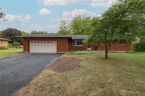 11159 Dog Leg Rd, Vandalia, OH 45377