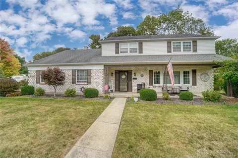 312 Beechgrove Dr, Englewood, OH 45322