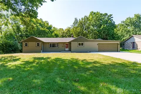 4187 Weller Dr, Bellbrook, OH 45305