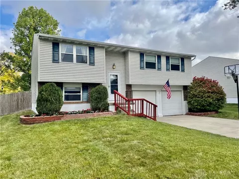 800 Nordhoff Farm Dr, Englewood, OH 45322