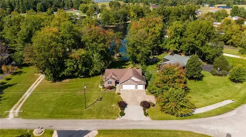 2 Creek Cv, Sardinia, OH 45171