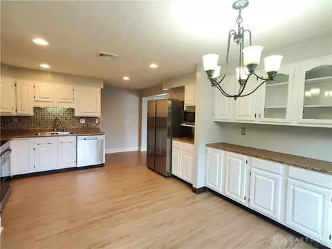 965 Donson Dr, Kettering, OH 45429 photo 9