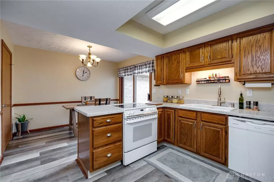  1345 Donson Cir, Dayton, OH 45429 photo 15