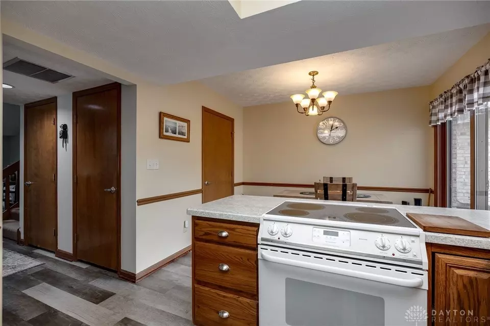  1345 Donson Cir, Dayton, OH 45429 photo 18