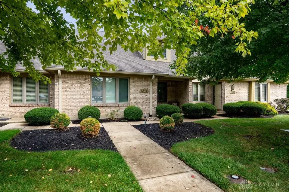  1345 Donson Cir, Dayton, OH 45429 photo 2