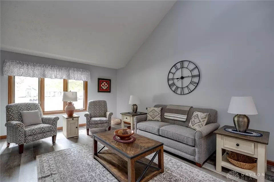  1345 Donson Cir, Dayton, OH 45429 photo 9