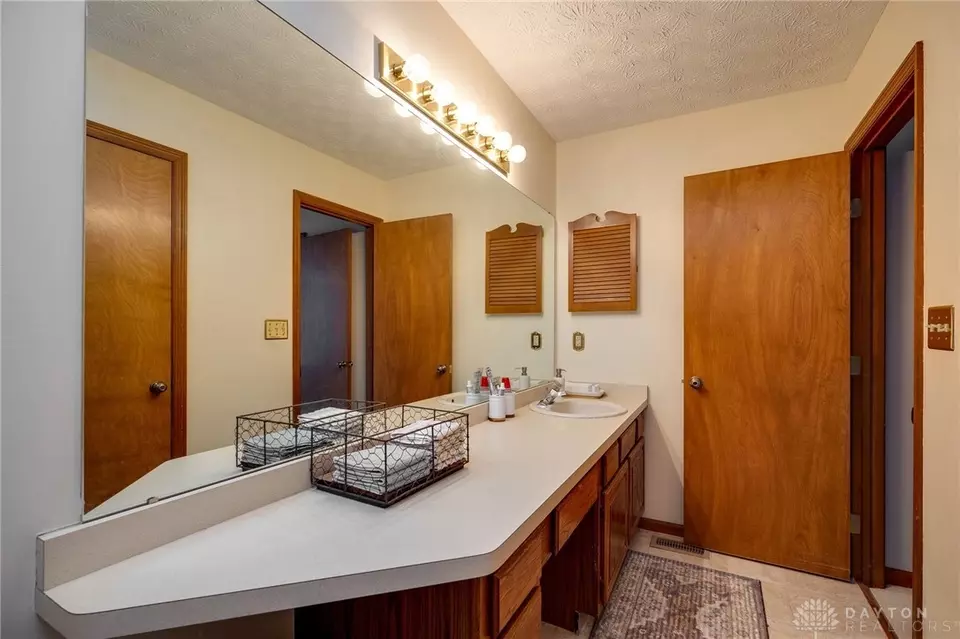  1345 Donson Cir, Dayton, OH 45429 photo 43