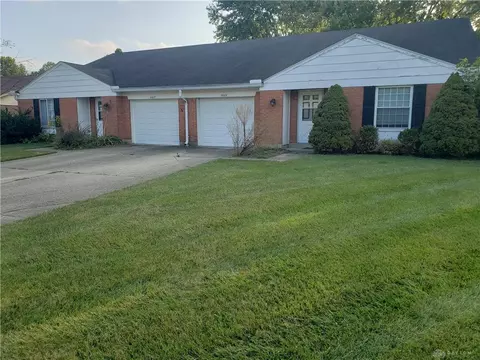 5105 Weston Cir, Dayton, OH 45429