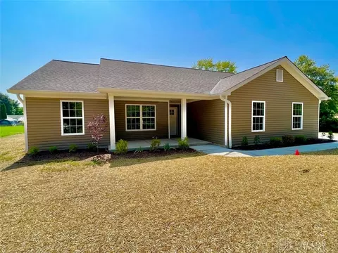 4690 Castleton Dr, Fairfield, OH 45014 photo 2