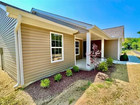 4690 Castleton Dr, Fairfield, OH 45014 photo 3