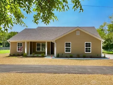 4690 Castleton Dr, Fairfield, OH 45014