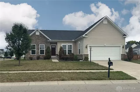 1134 Senna St, Tipp City, OH 45371