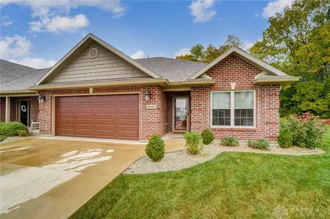 1221 E Bentley Cir, Troy, OH 45373
