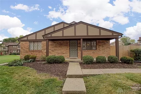 7452 Saxony Dr, West Chester, OH 45069