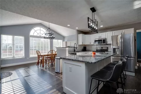 71 Mccullough Dr, Springboro, OH 45066 photo 9