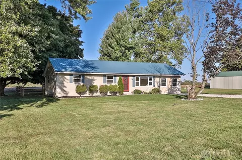 1384 Osborn Rd, Wilmington, OH 45177