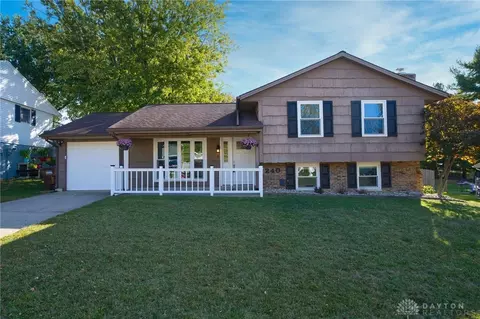 240 Cedar Hill Ln, Springboro, OH 45066