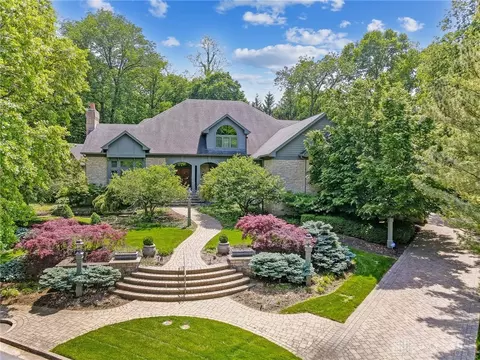 3649 Wood Hollow Rd, Kettering, OH 45429
