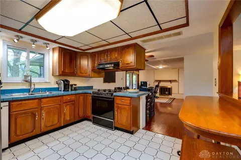5133 Crispy Dr, Centerville, OH 45440 photo 15