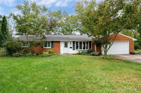 5133 Crispy Dr, Centerville, OH 45440
