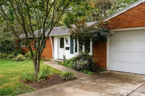 5133 Crispy Dr, Centerville, OH 45440 photo 2