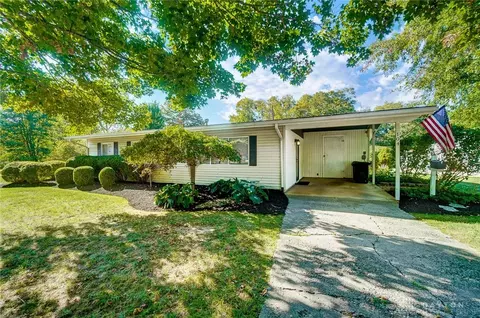 104 Upper Hillside Dr, Bellbrook, OH 45305