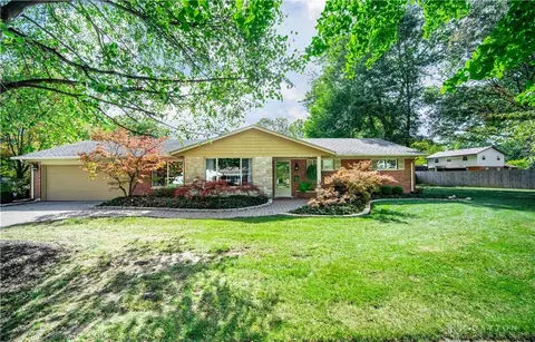 2832 Meadow Park Dr, Dayton, OH 45440