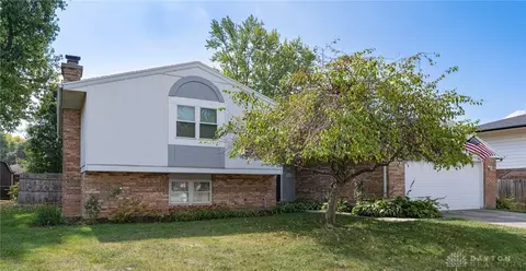 5852 Stonegate Ct, Huber Heights, OH 45424