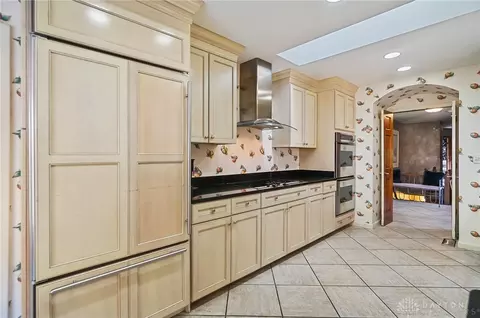 4466 Blairgowrie Cir, Kettering, OH 45429 photo 12