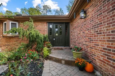 4466 Blairgowrie Cir, Kettering, OH 45429 photo 3