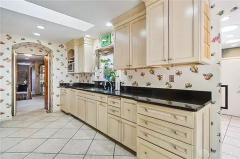 4466 Blairgowrie Cir, Kettering, OH 45429 photo 11