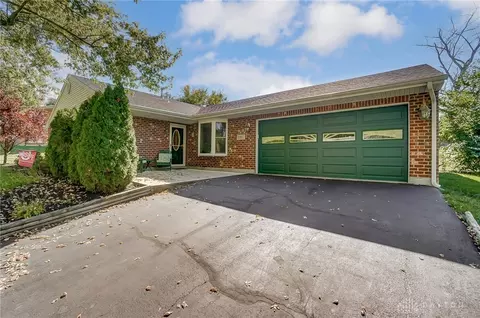 5907 Verdi Dr, Dayton, OH 45449