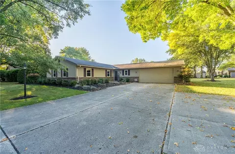 1580 Stockham Dr, Piqua, OH 45356