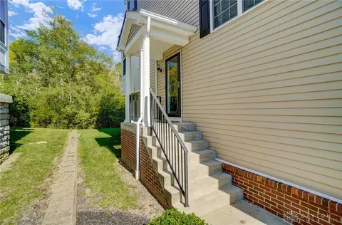 2436 Bluffcrest Ln, Cincinnati, OH 45238 photo 3