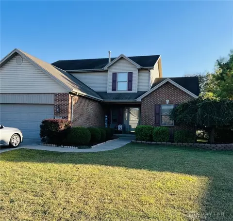 204 Auburn Meadows Ct, Carlisle, OH 45005