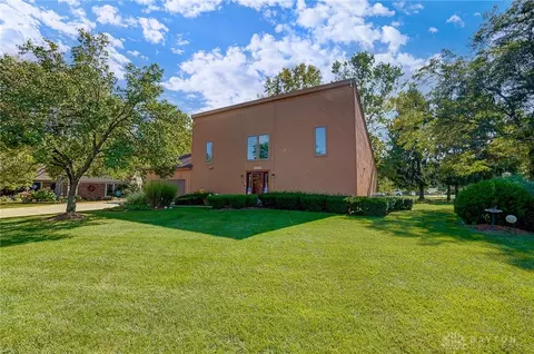 3183 Ibis Ct, Dayton, OH 45431