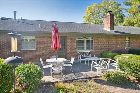213 Southbrook Dr, Centerville, OH 45459 photo 2