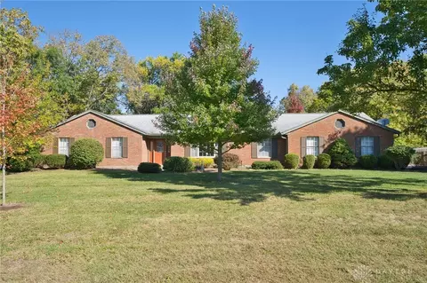 213 Southbrook Dr, Centerville, OH 45459
