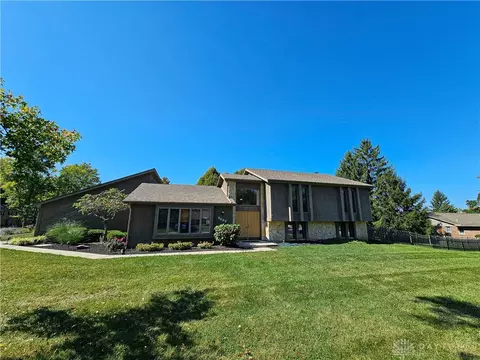 9987 Thrush Ct, Dayton, OH 45458