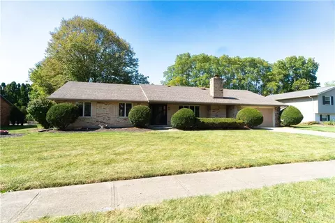 309 Scott Dr, Englewood, OH 45322