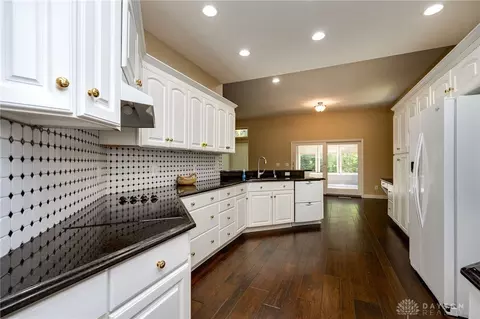 854 Deer Run Rd, Dayton, OH 45459 photo 25