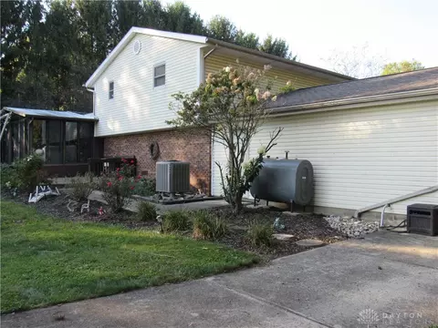 3183 Willow Rd, Springfield, OH 45502 photo 5