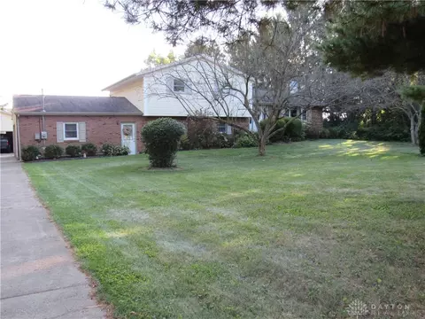 3183 Willow Rd, Springfield, OH 45502 photo 2