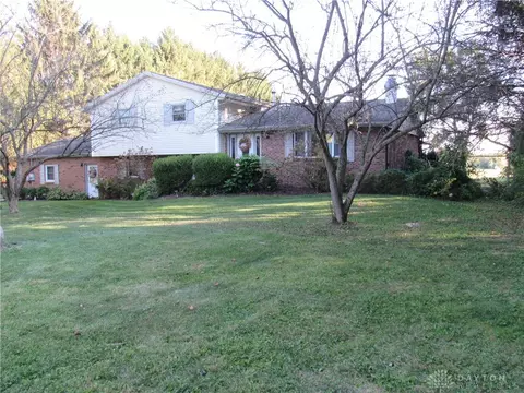 3183 Willow Rd, Springfield, OH 45502