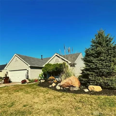 7192 Pinewood Dr, Carlisle, OH 45005