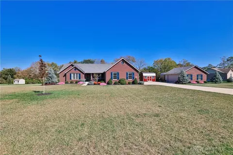 5578 Spring Blossom Dr, Lebanon, OH 45036