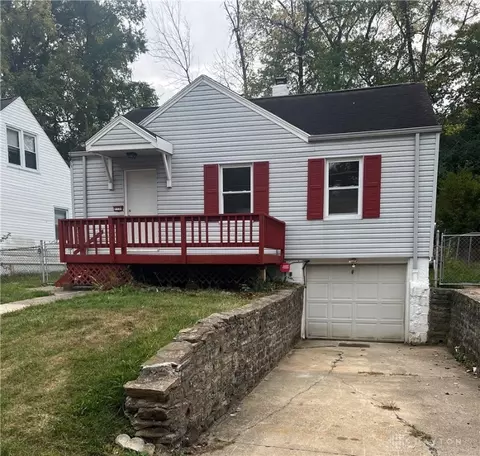 1758 Ashbrook Dr, Cincinnati, OH 45238