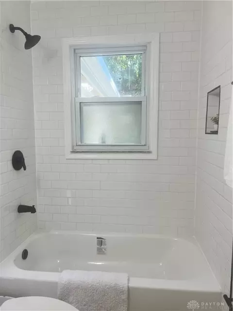 1758 Ashbrook Dr, Cincinnati, OH 45238 photo 12