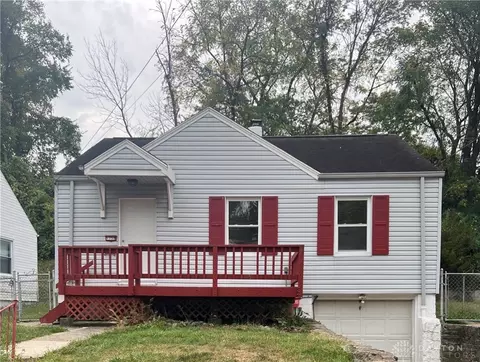 1758 Ashbrook Dr, Cincinnati, OH 45238 photo 2