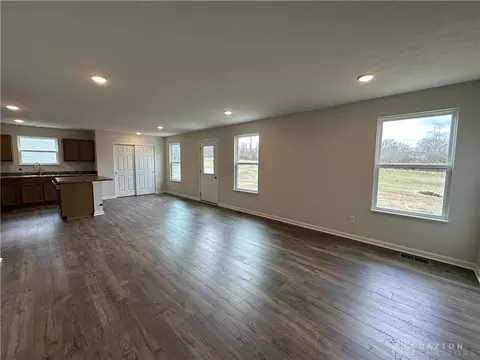 2223 Pine Valley Dr, Hamilton, OH 45013 photo 2